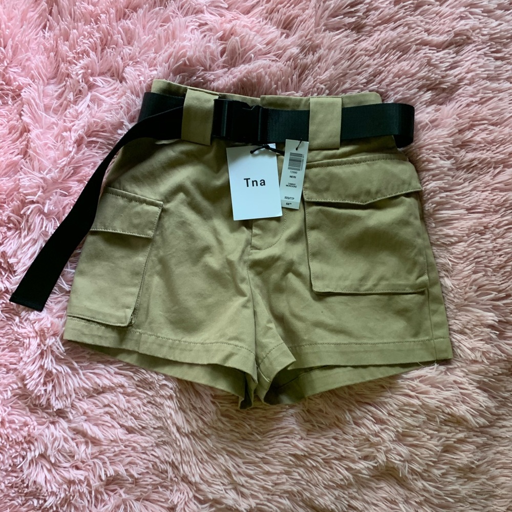 Khaki Aritzia cargo shorts